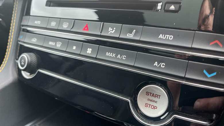 Jaguar F-Pace 3.0d V6 300 Sport 5dr Auto AWD Diesel Estate